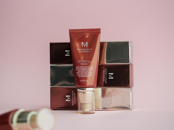 What Are the Key Fashion Trends Every British Woman Should Adopt This Season?